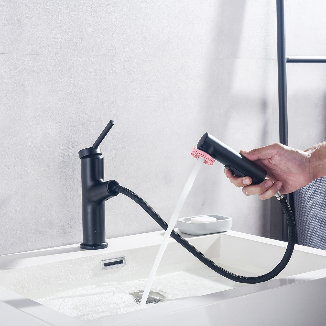 Поднимите эстетику вашей ванной комнаты с помощью черных смесителей для ванной комнаты