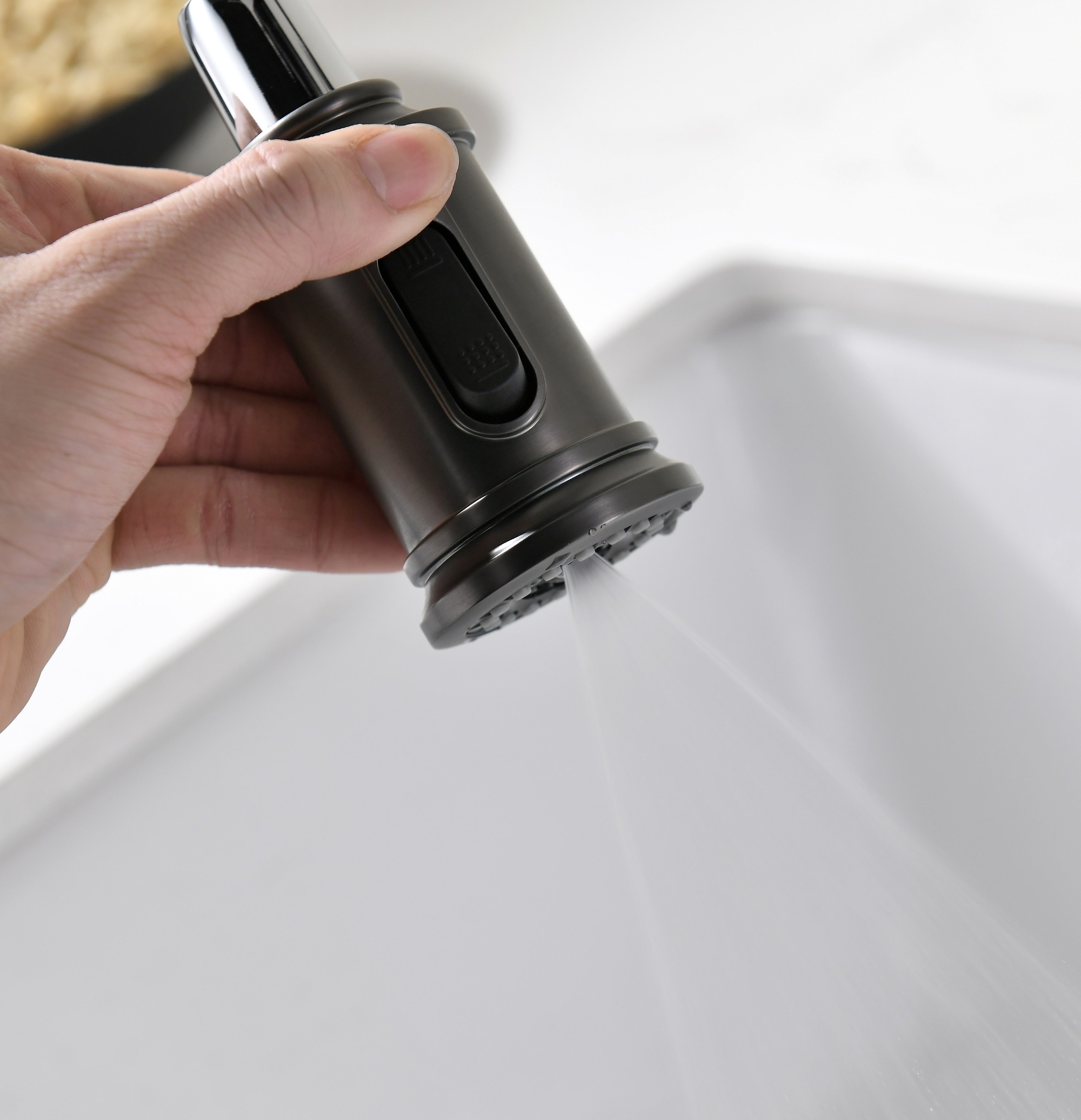 Черный старинный выдвижной кухонный смеситель из нержавеющей стали с дозатором мыла